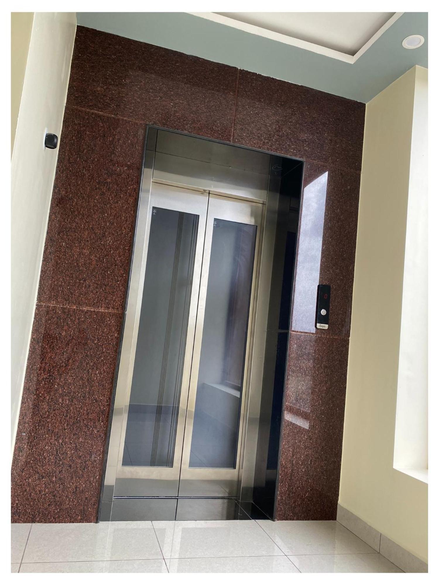 The Landmark Tower Tirunallar Exterior foto